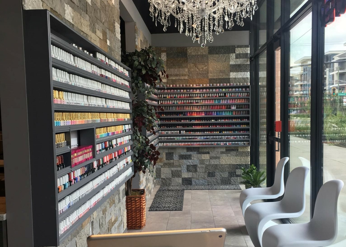 Luminous Nail Bar