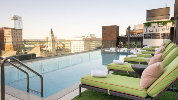 The 10 Best Hotel Pools in Nashville